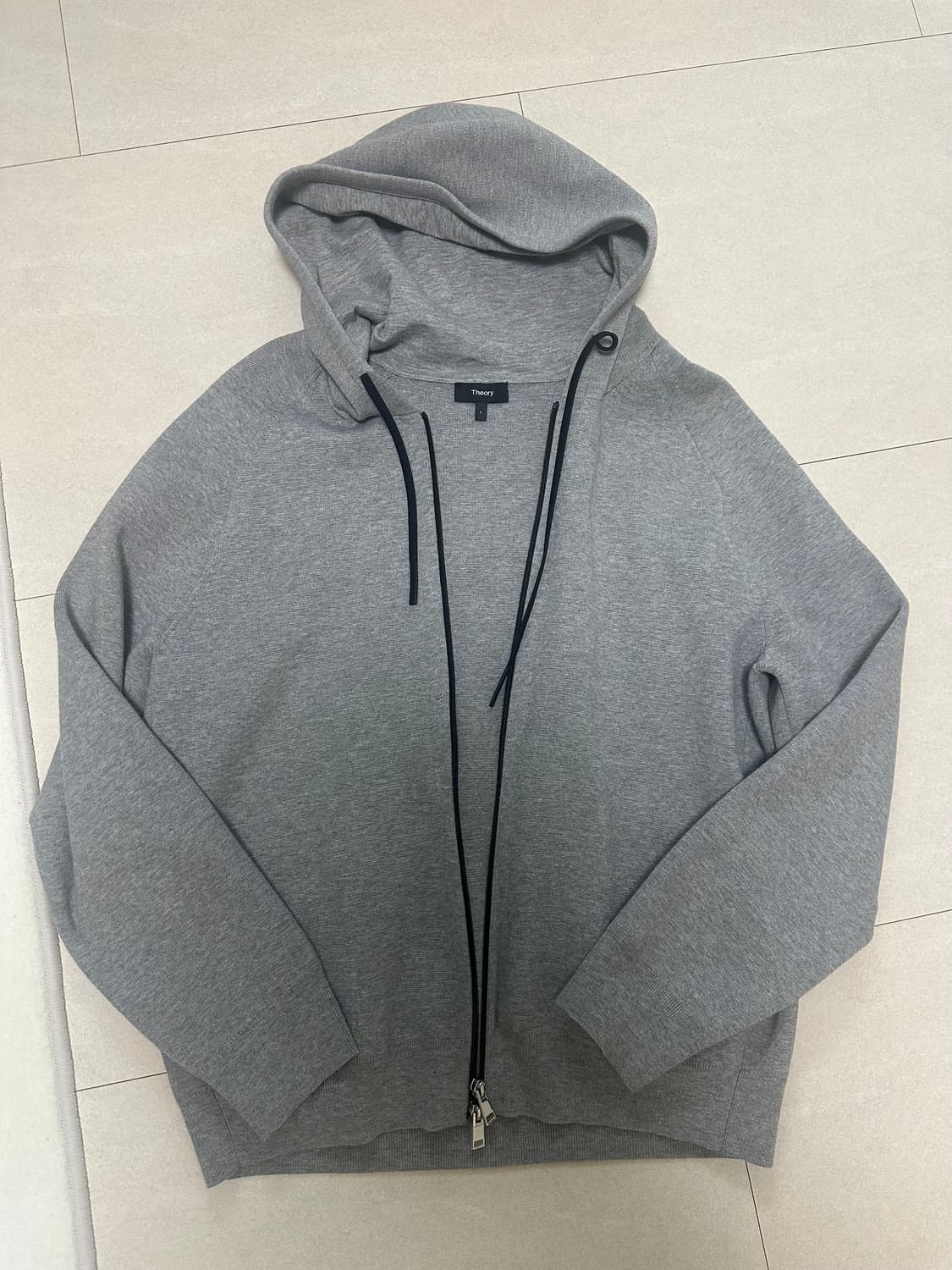 띠어리 자고 후드 L 판매합니다 상품이미지4