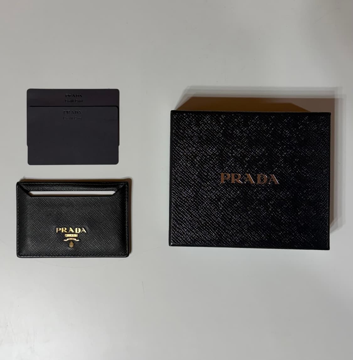 프라다 블랙 카드지갑 상품이미지1