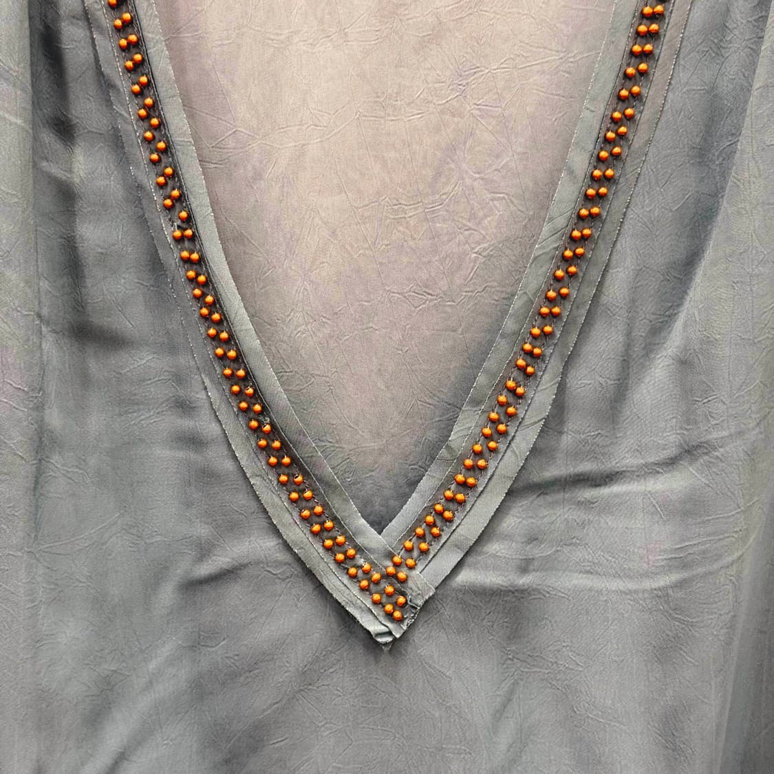 쟈딕 앤 볼테르 디럭스 비즈 스터드 브이넥 슬리브리스 블라우스 딥그린 상품이미지6