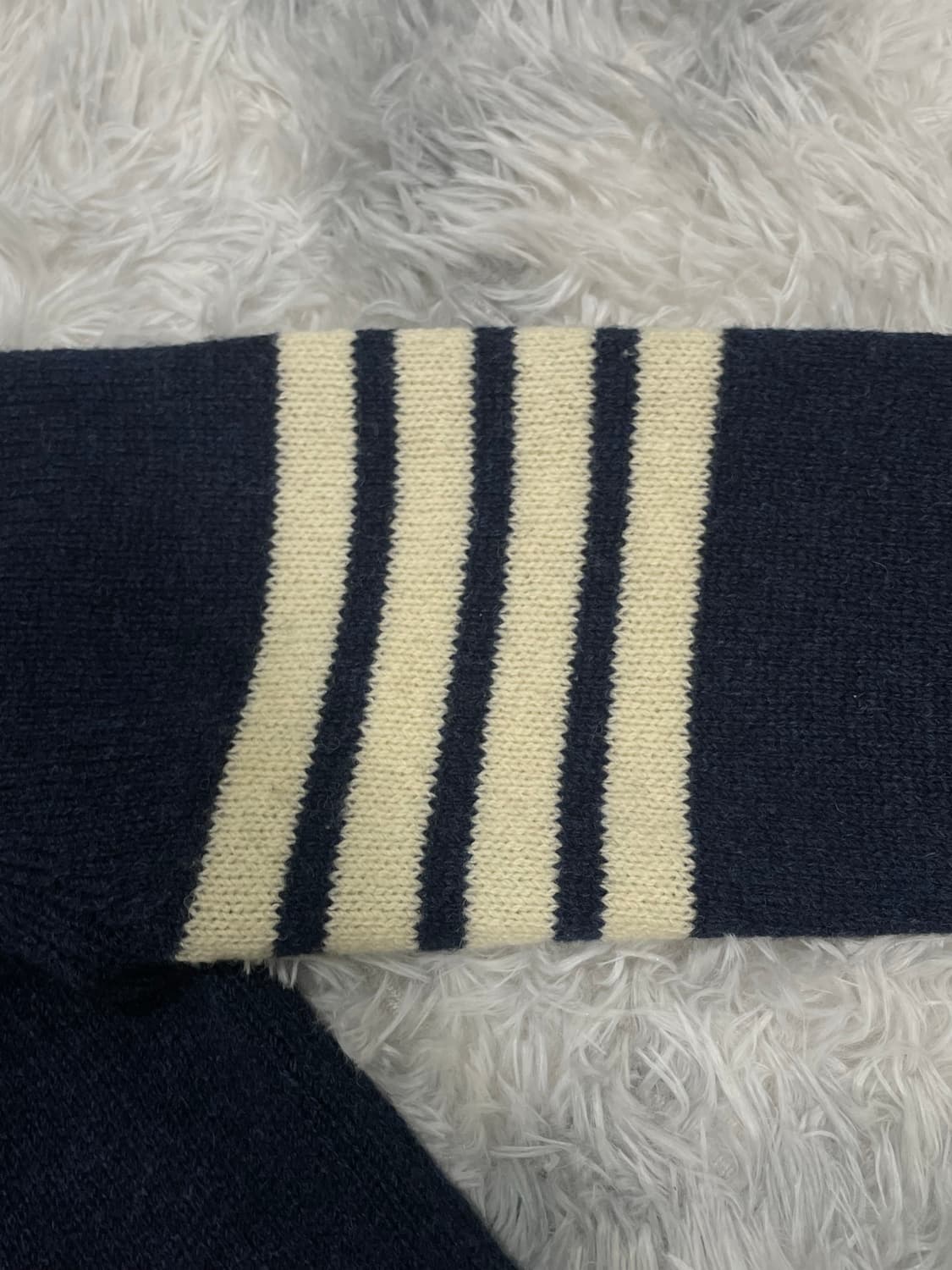 톰브라운 사선완장 셰틀랜드 니트 네이비 [3] 상품이미지4