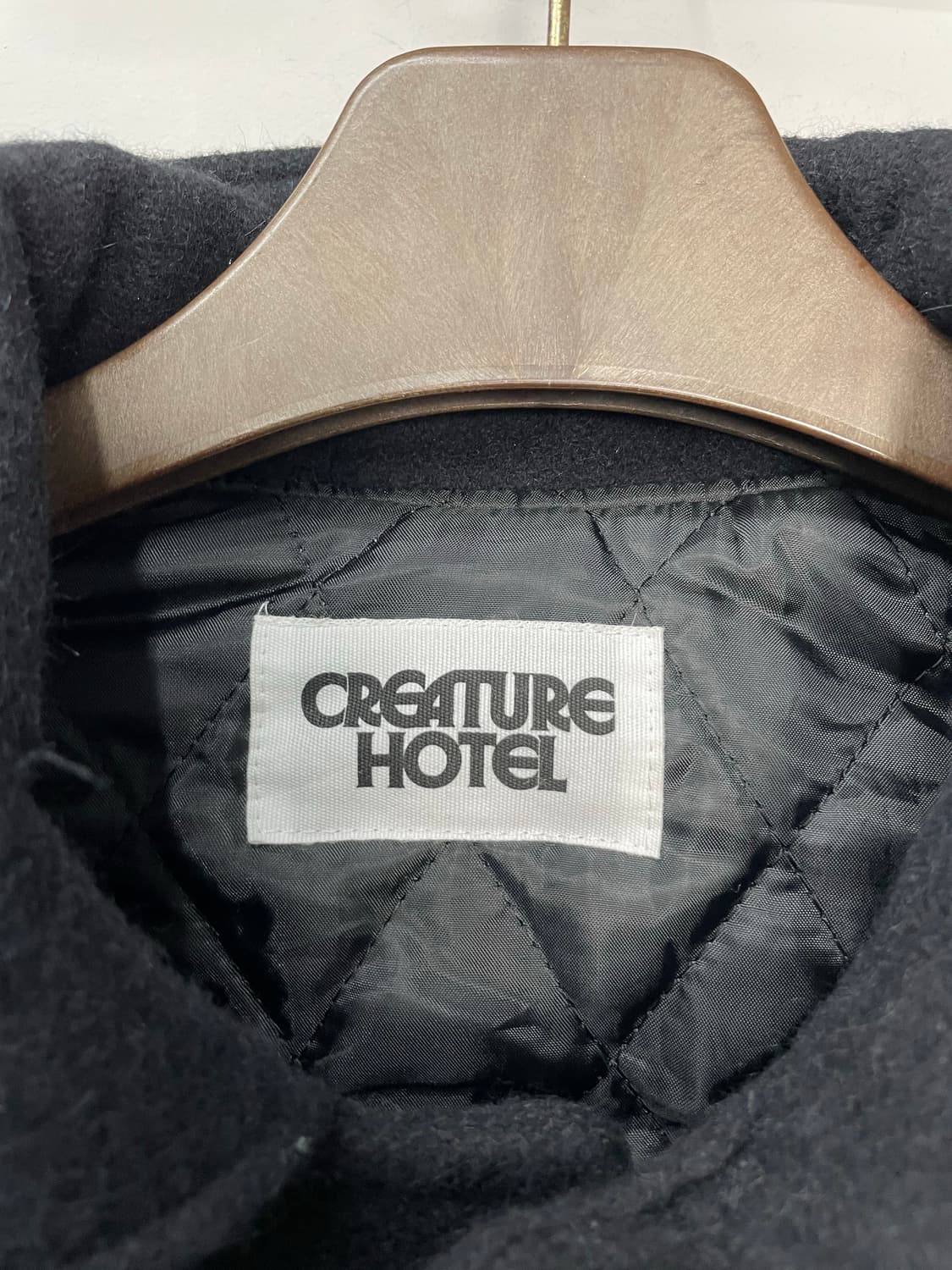 크리처 호텔 블랙 바시티 자켓 H1002 상품이미지9