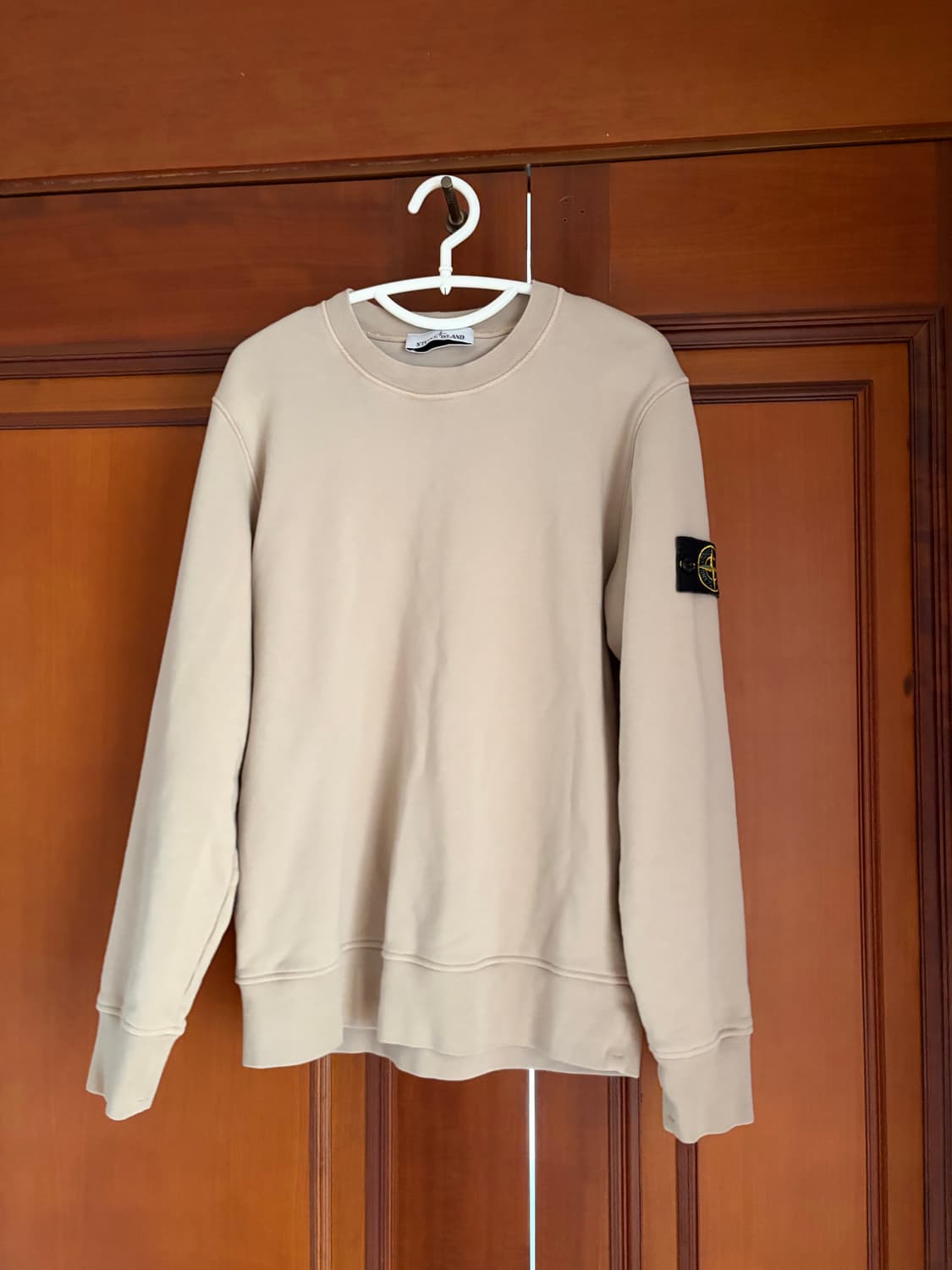 스톤아일랜드 베이지 맨투맨 상품이미지1