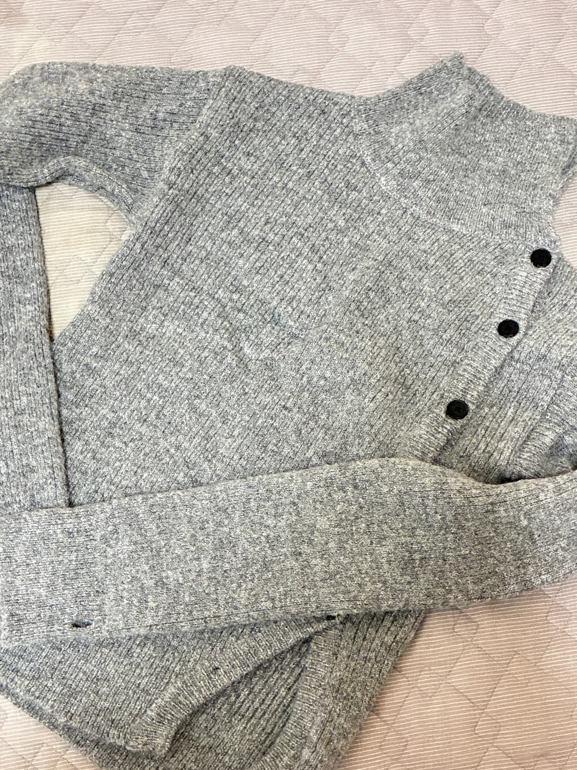 미세키서울 사이드 버튼 니트 그레이 상품이미지1