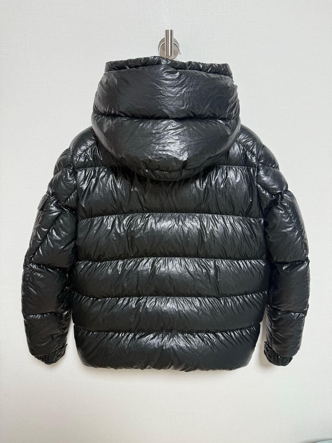 몽클레르 마야 70 쇼트 다운 자켓 블랙 - 22FW 2사이즈 상품이미지2