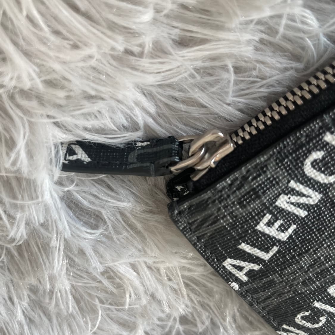 [정품] 발렌시아가 BB 모노그램 지갑 상품이미지4