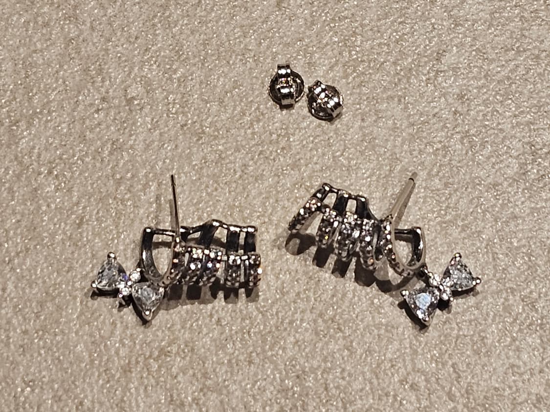 반짝임이 예쁜 925실버 리본 귀걸이 새제품 상품이미지2