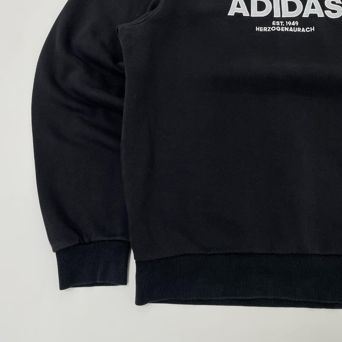 아디다스 자수로고 맨투맨 스웻셔츠 상품이미지3