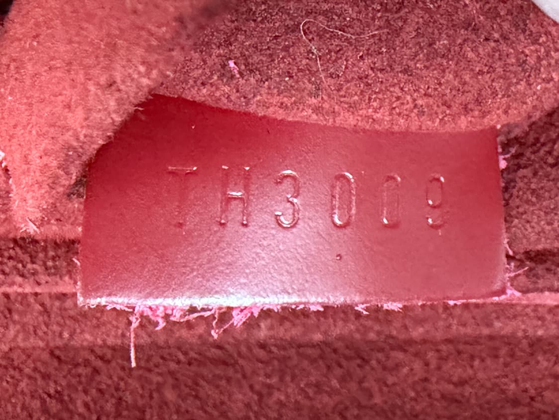 루이비통 레드 에피 몽테뉴 클러치 숄더백 상품이미지9