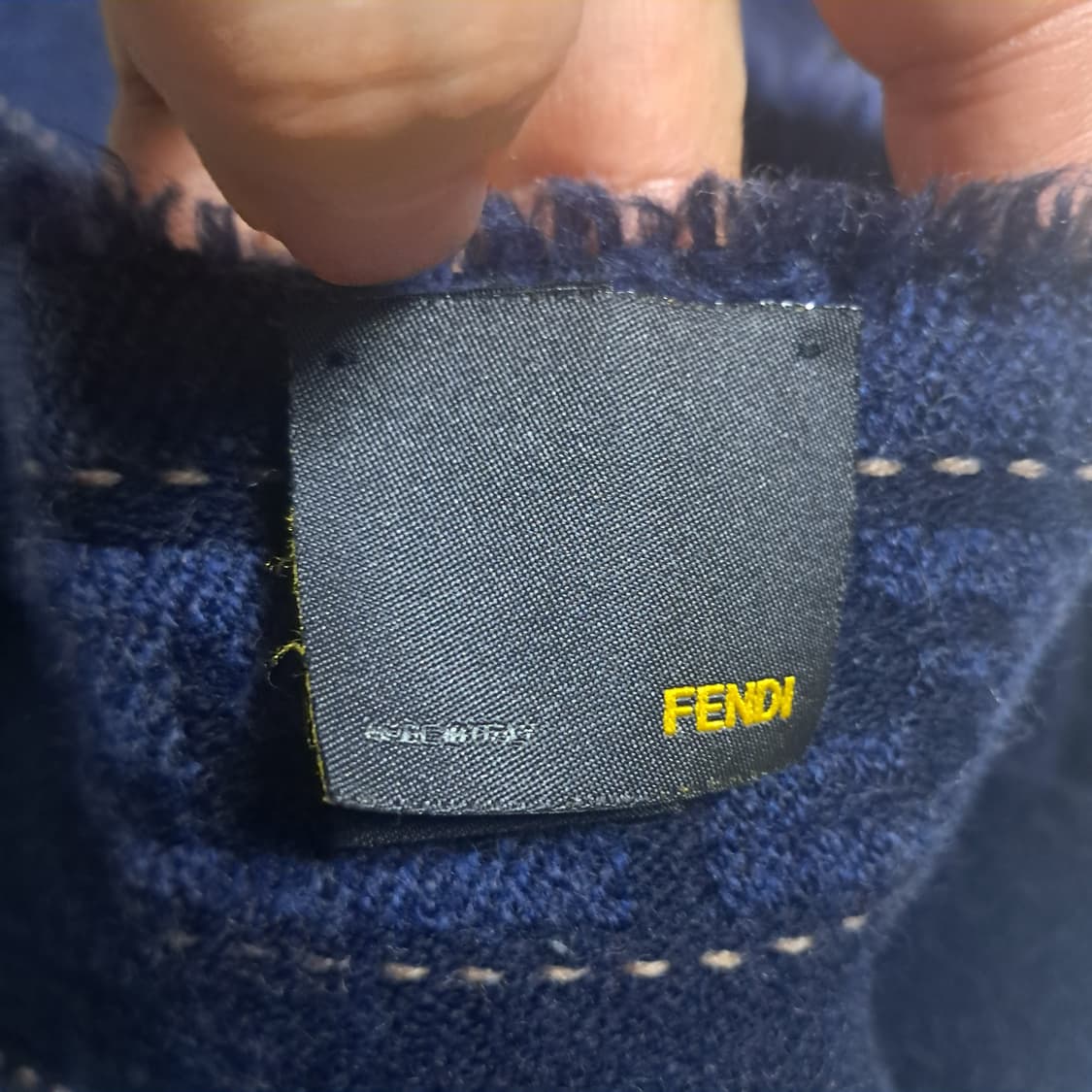 펜디 Fendi 네이비 리버시블 울 머플러(남녀공용가능) 상품이미지4