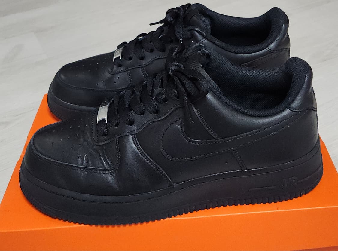 나이키 에어포스1 07 트리플 블랙 올검  상품이미지2