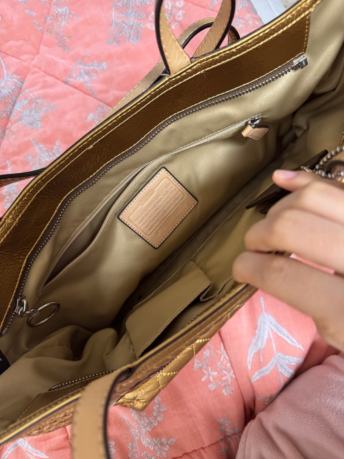 코치 시그니처 토트백 상품이미지3