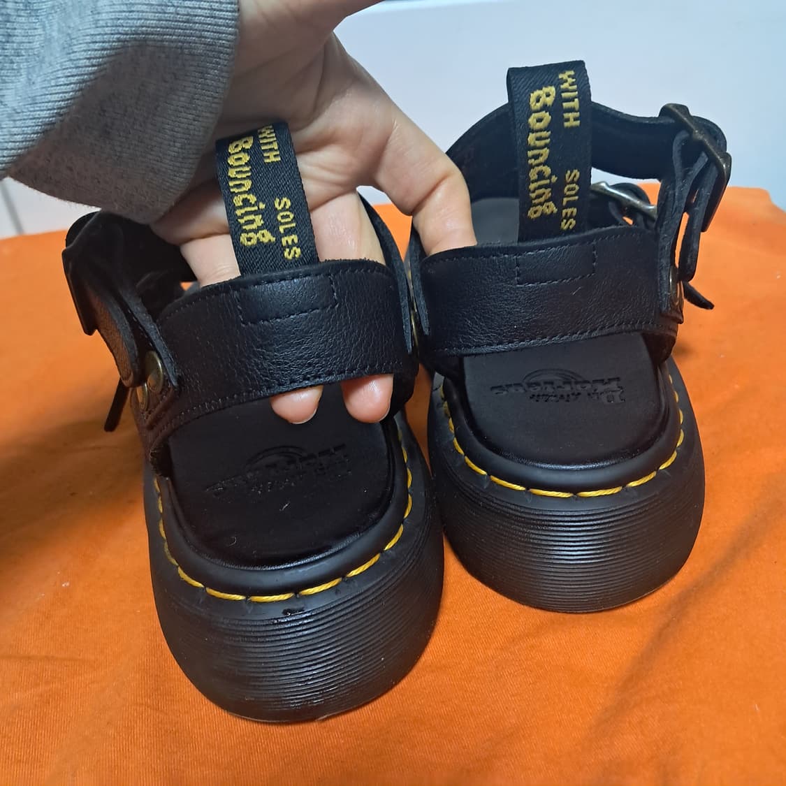 닥터마틴 블랙 가죽 샌들 글그리폰쿼드 7UK(약260) 상품이미지3