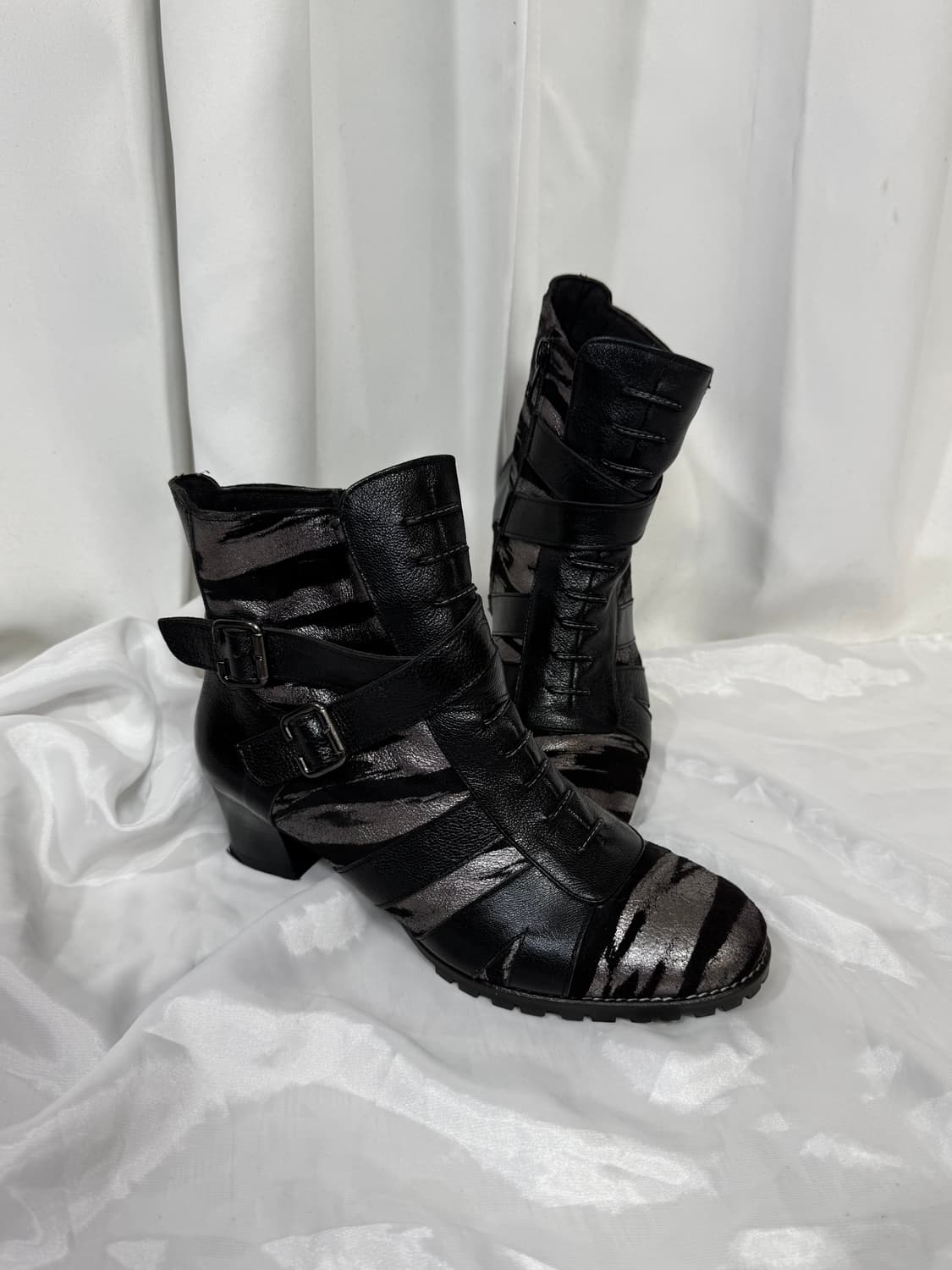 zebra buckle boots 상품이미지1
