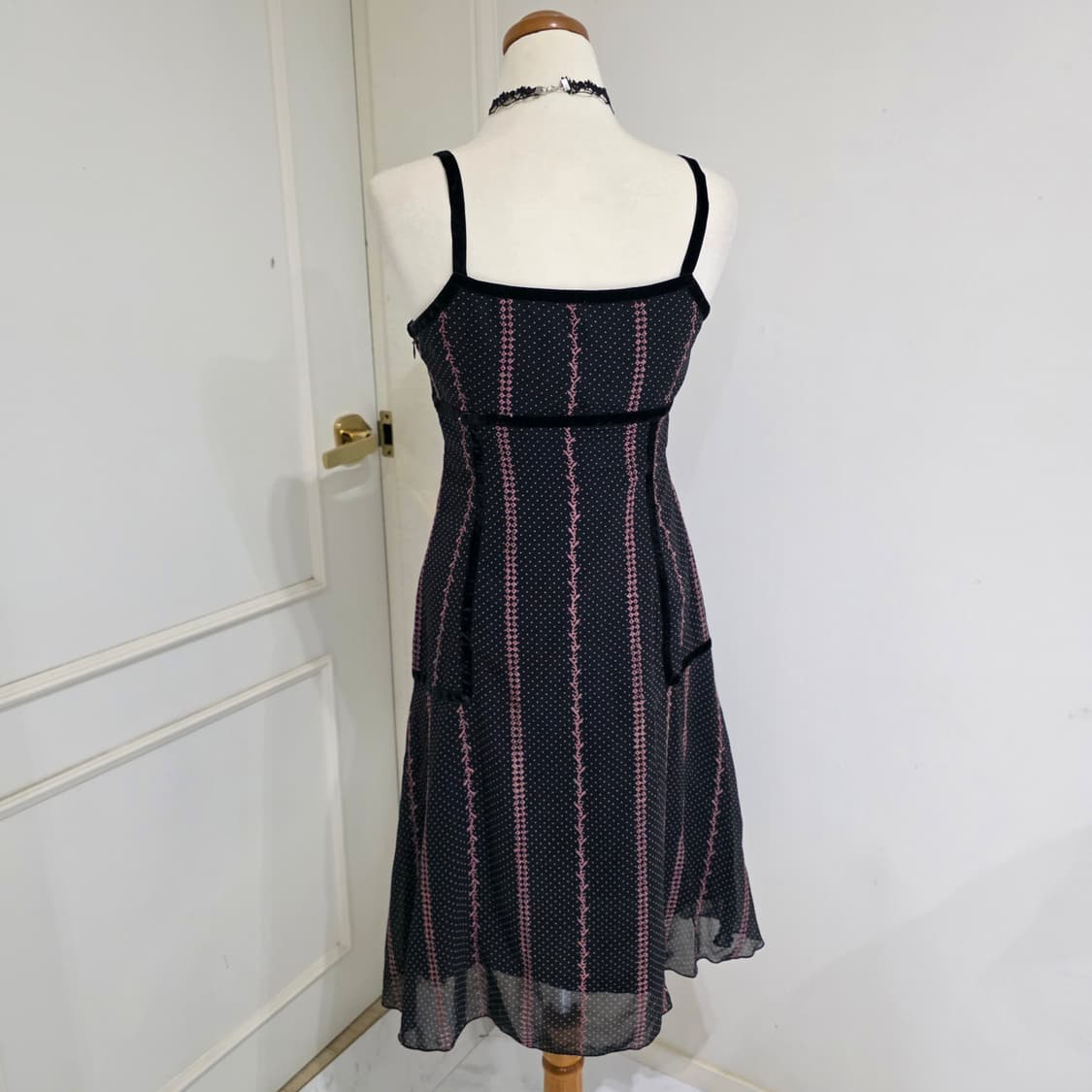일본빈티지)블랙x핑크 레이스리본 도트 오네갸루 y2k슬리브리스롱원피스 상품이미지3