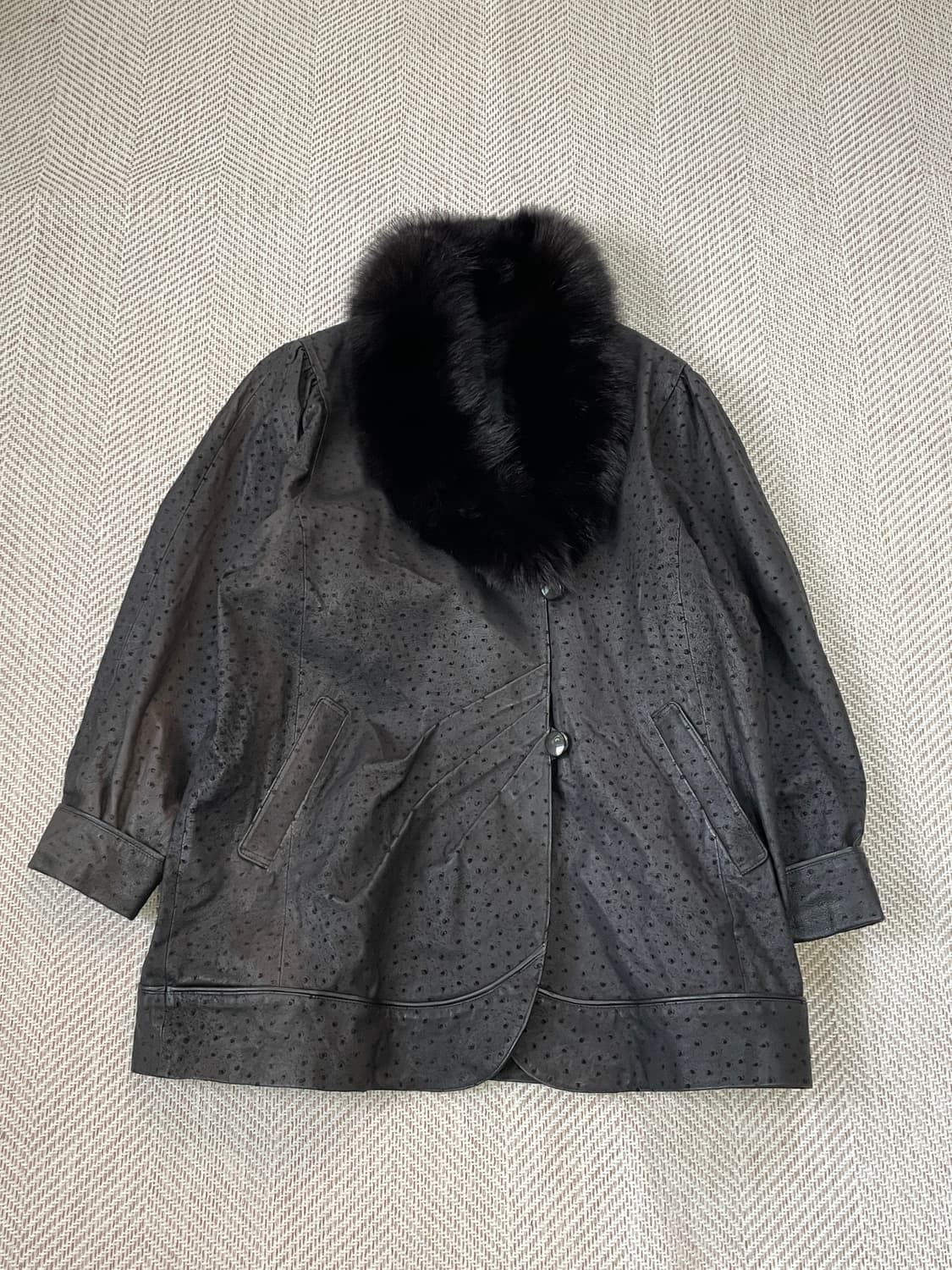 Georges 돈피 텍스처 위드 퍼카라 코트 J03352 상품이미지1