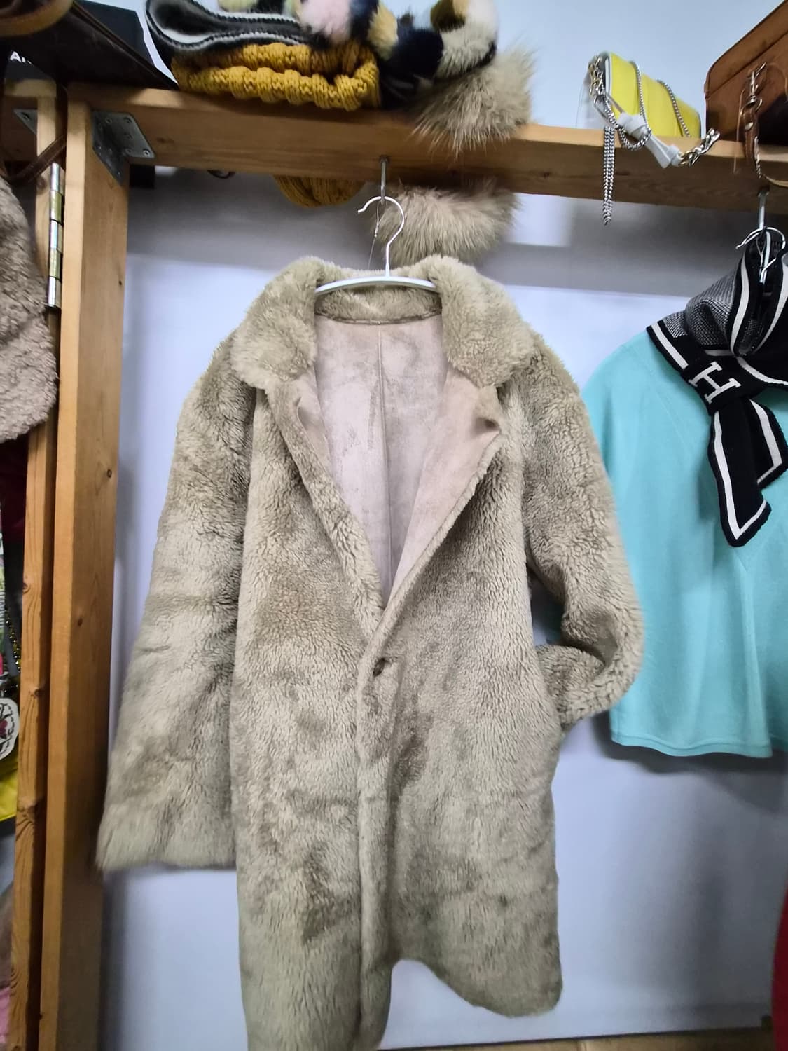 SLLOW 무스탕퍼코트 상품이미지3