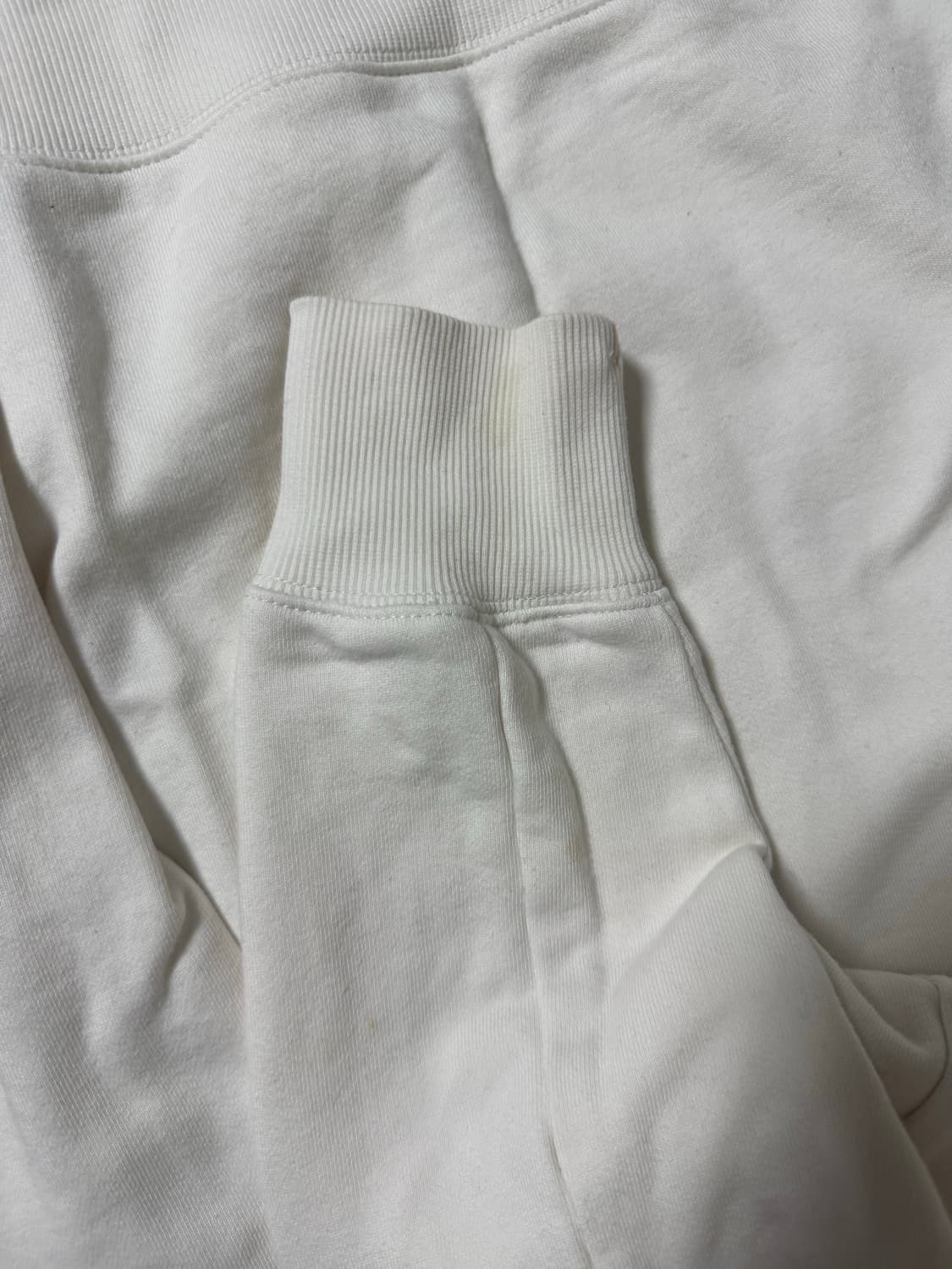 cp컴퍼니 맨투맨 화이트 상품이미지5