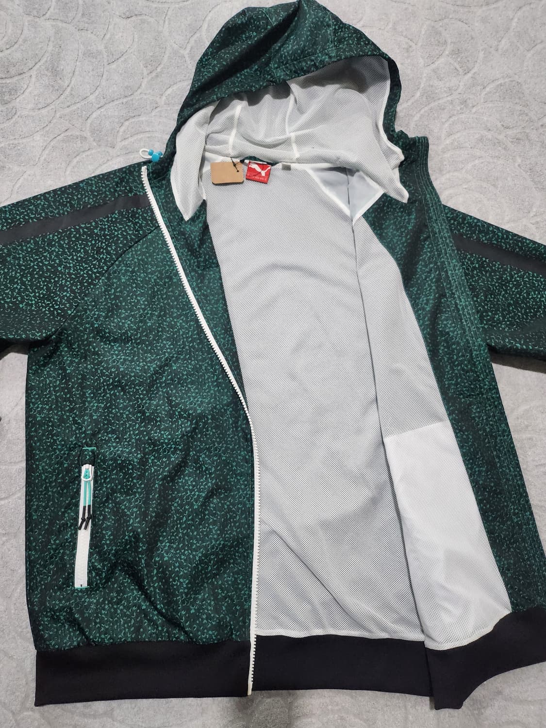 푸마(PUMA) 유니크 패턴 후드 바람막이 XL(새상품) 상품이미지3