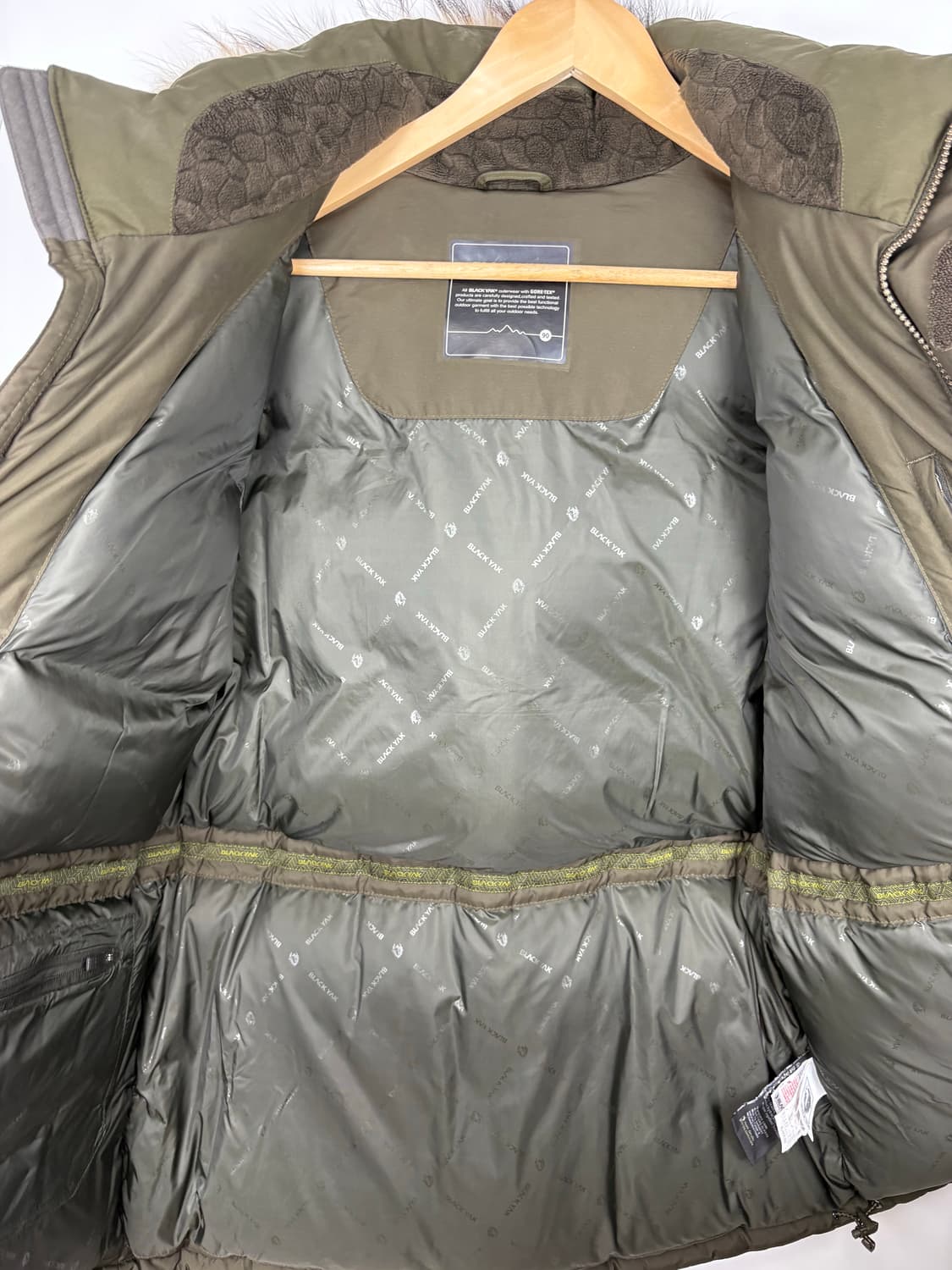 블랙야크 고어텍스 구스다운 패딩 상품이미지3