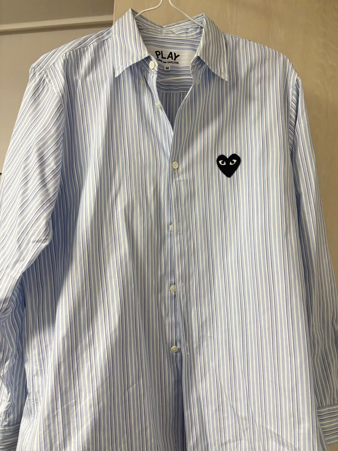 ⭐️희귀매물⭐️ 꼼데가르송 플레이 스카이블루 스트라이트 셔츠 블랙와펜 상품이미지1