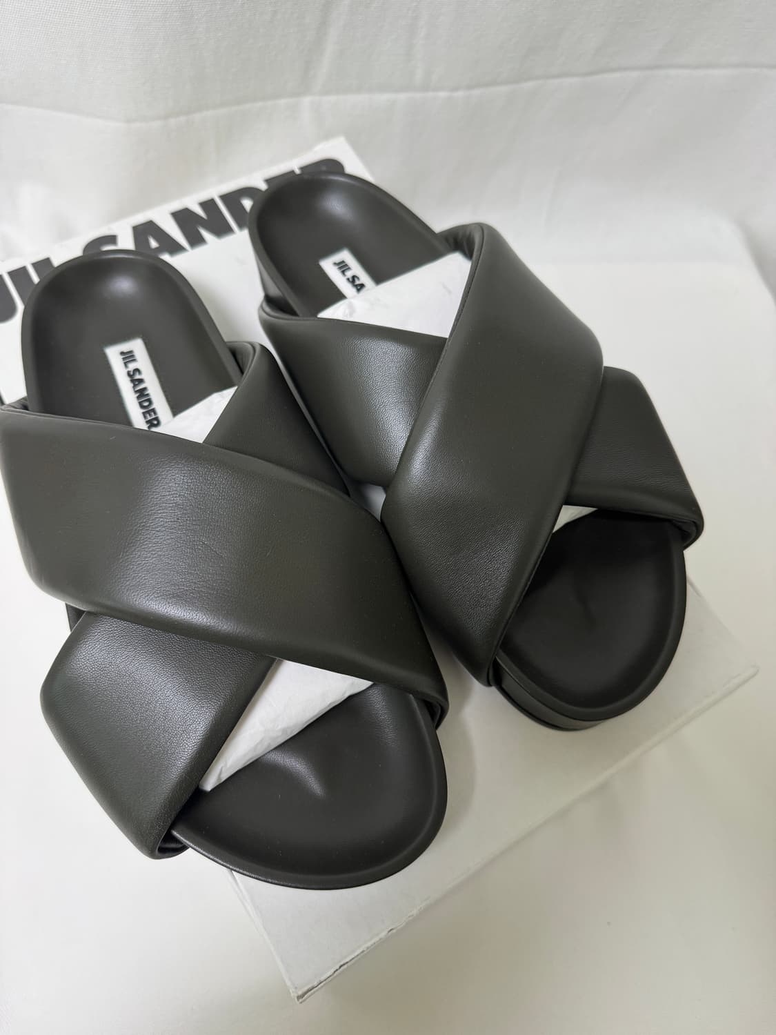 질샌더 패디드 크로스 슬라이드 42 상품이미지2