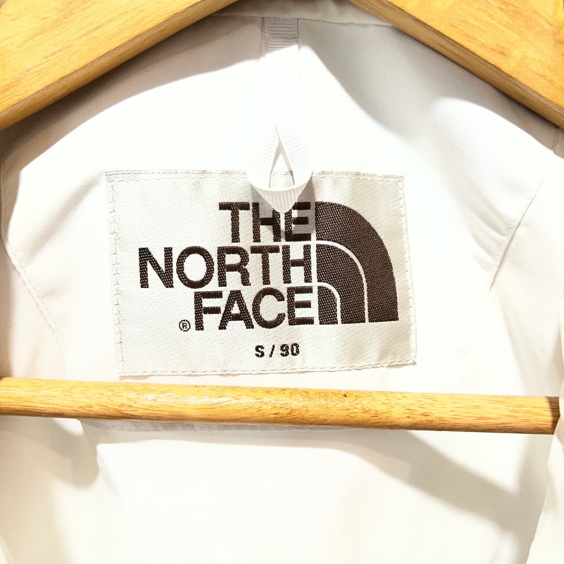 노스페이스 화이트 바람막이 자켓 상품이미지3