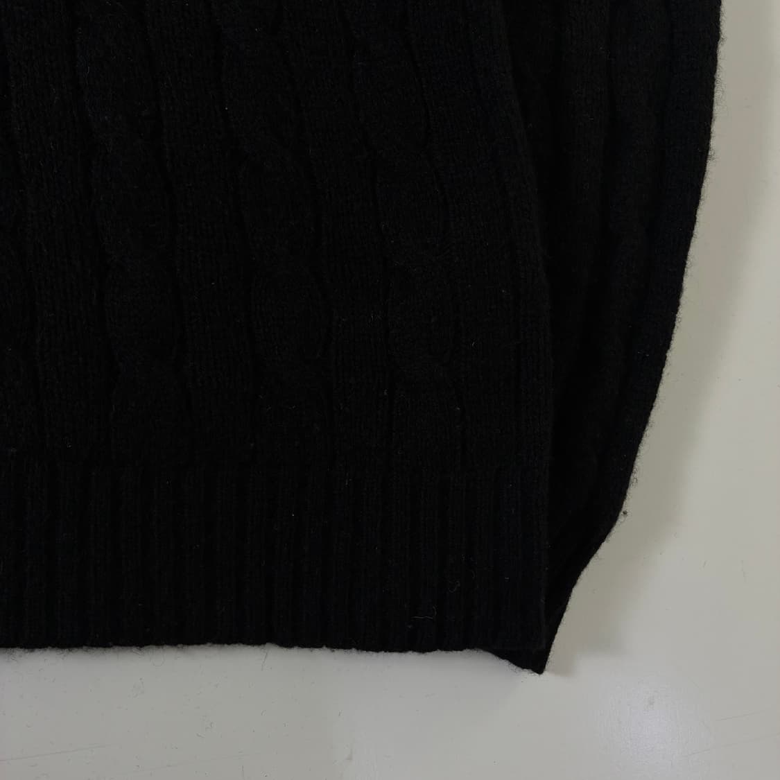 Polo  폴로 랄프로렌 자수 코튼 블랙 브이넥 꽈배기 니트  상품이미지4
