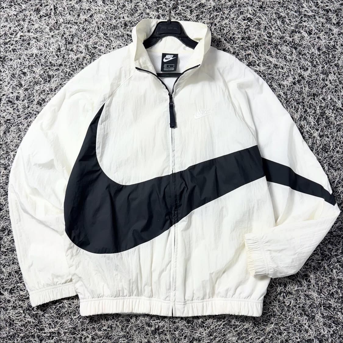 나이키 퓨츄라로고 빅스우시 바람막이 상품이미지1