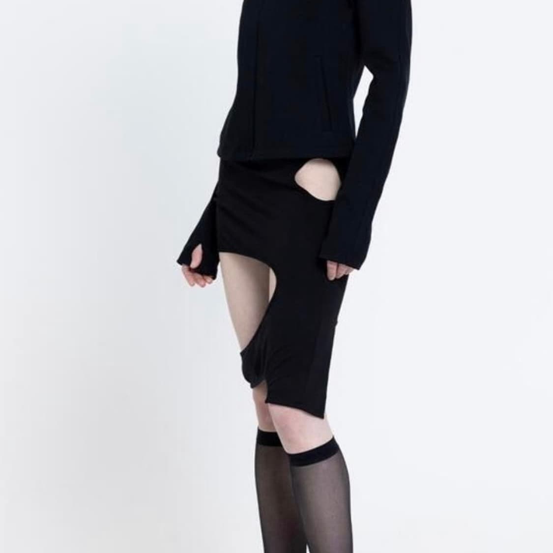 peinture 페인츄얼 컷아웃 미니 스커트 블랙 상품이미지1