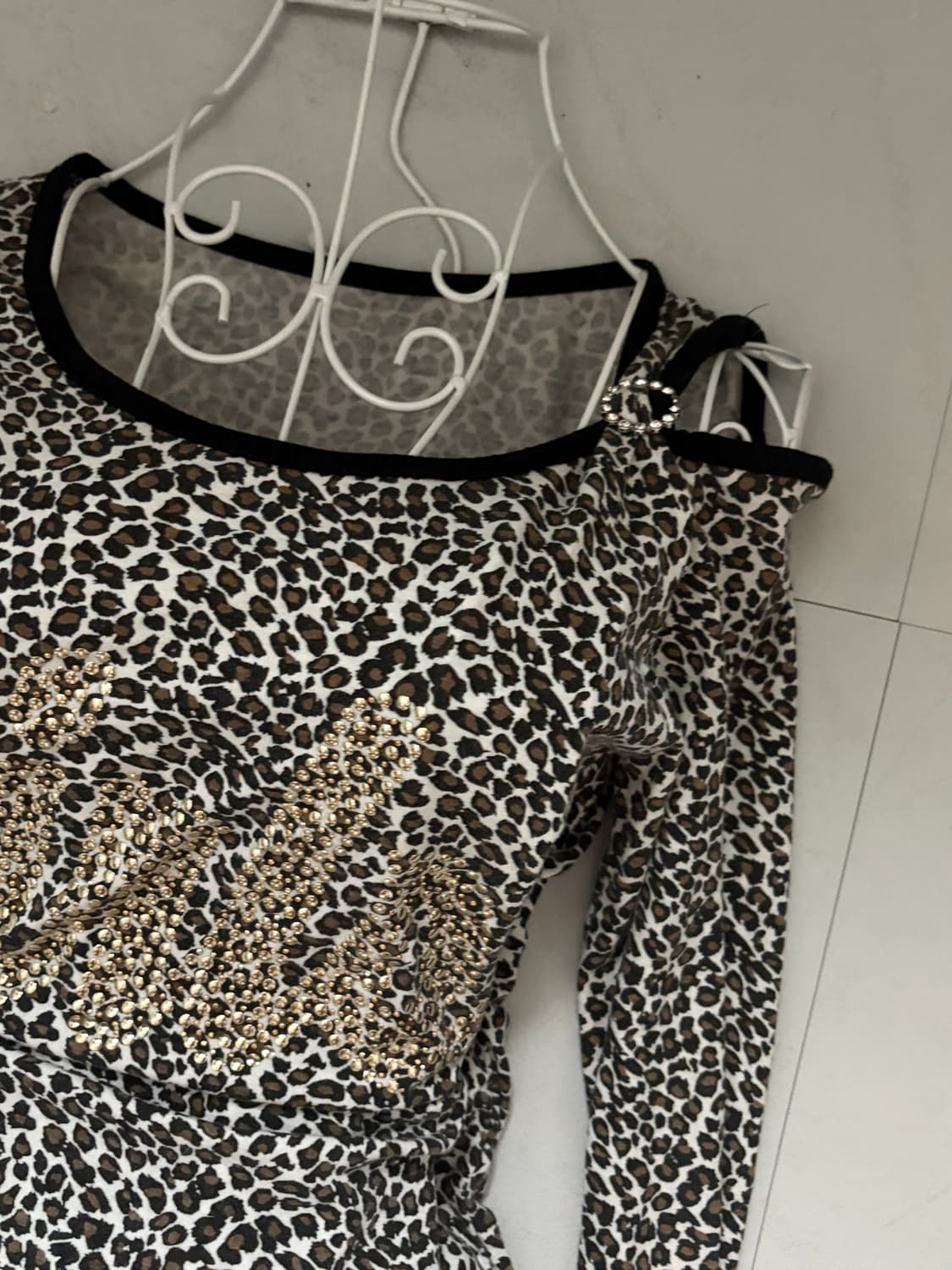 • Leopard Off-Shoulder Long Sleeve 상품이미지8