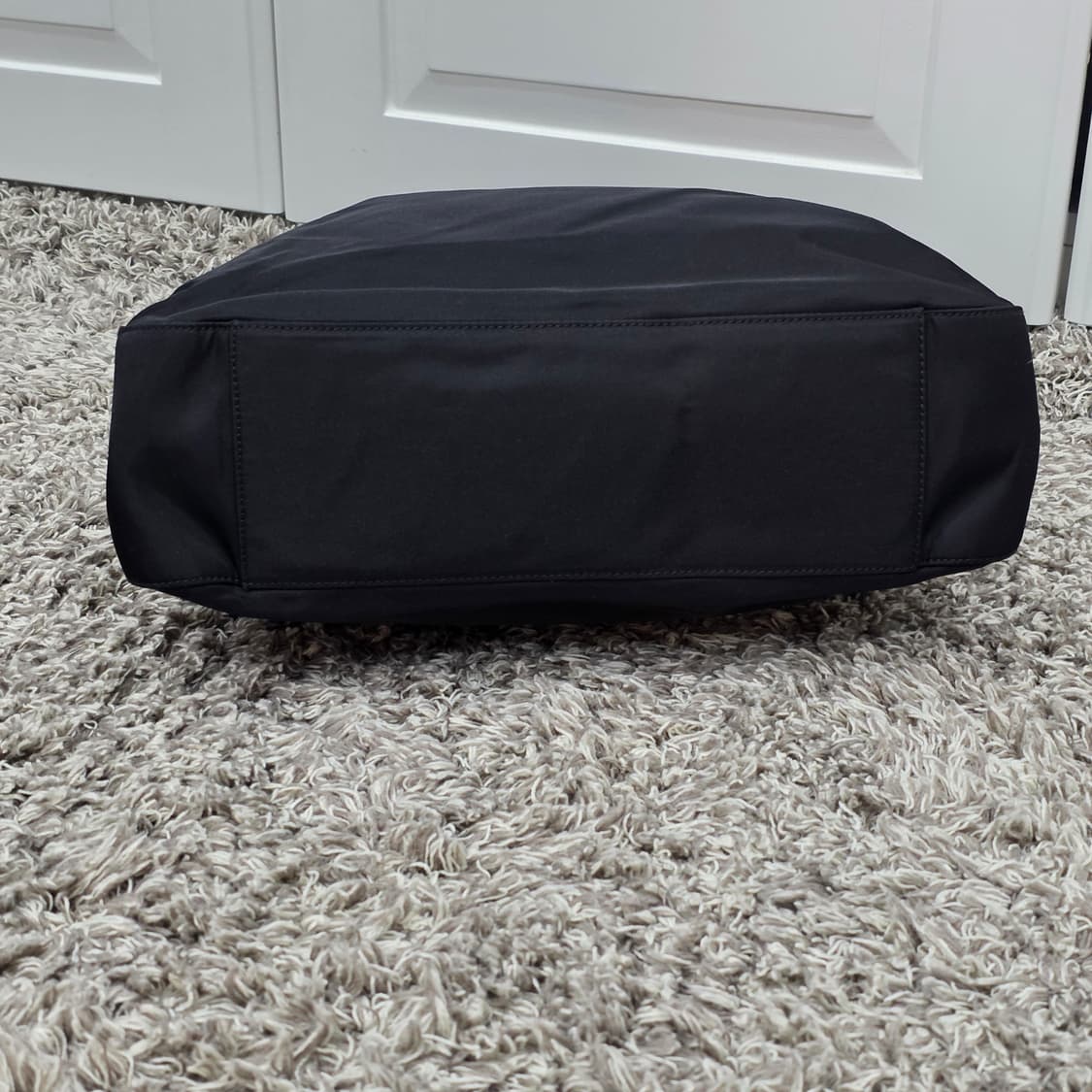 프라다 포코노 나일론 삼각로고 토트백 상품이미지5