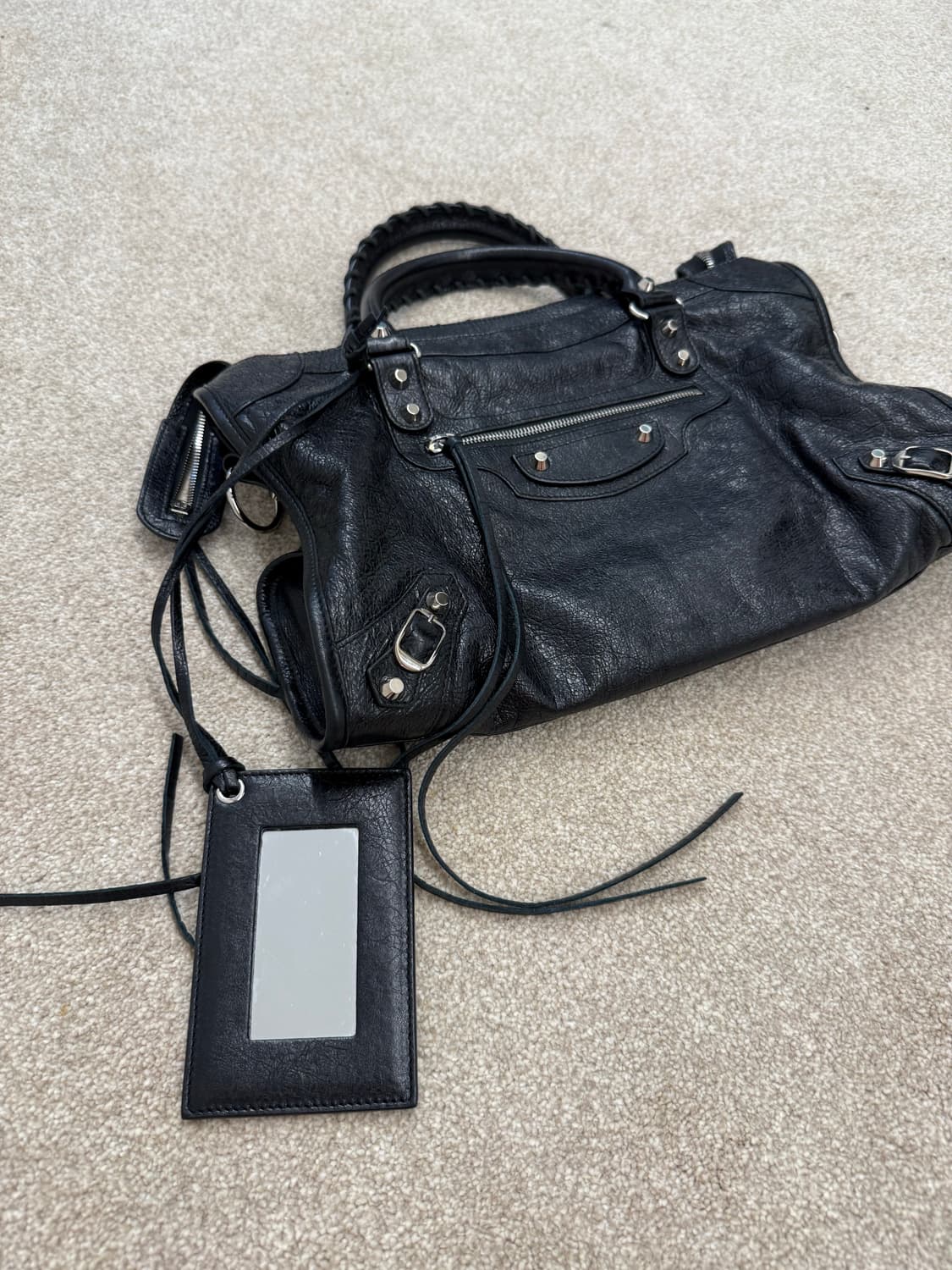 발렌시아가 시티 모터백 블랙 미디움 상품이미지3