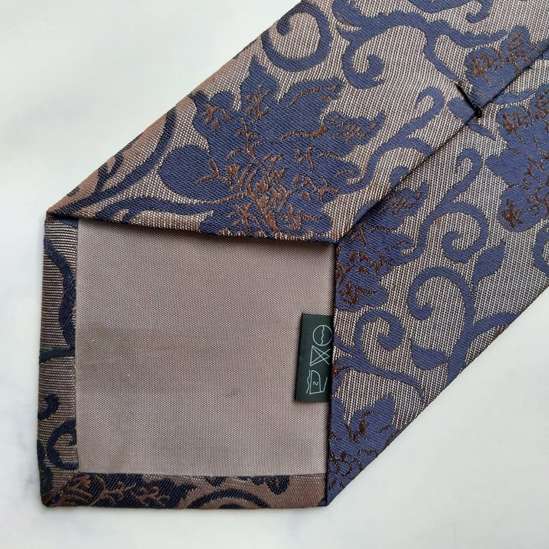 더반 실크 네이비 플라워 자카드 넥타이 9.4cm A+등급 K2311
 상품이미지7