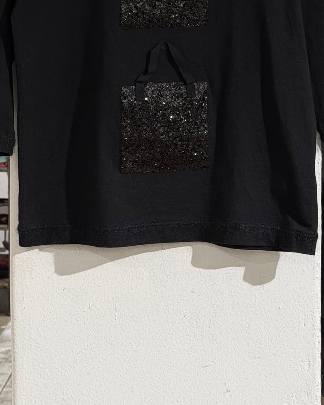 꼼데가르송 타오 블랙 백 패턴 시퀸장식 7부 티셔츠 상품이미지5