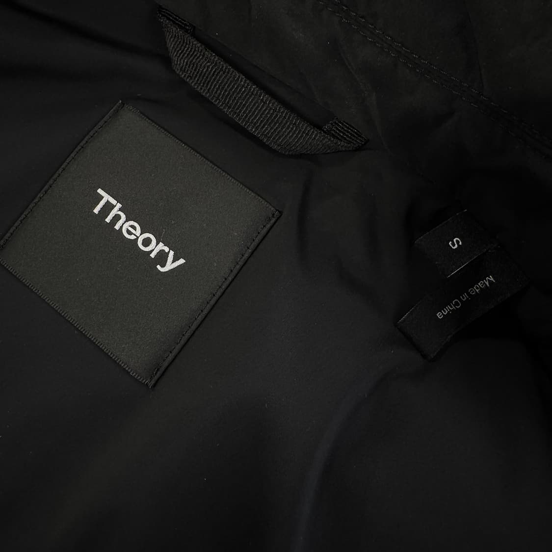 띠어리 페이퍼 나일론 워커 다운 자켓 상품이미지3