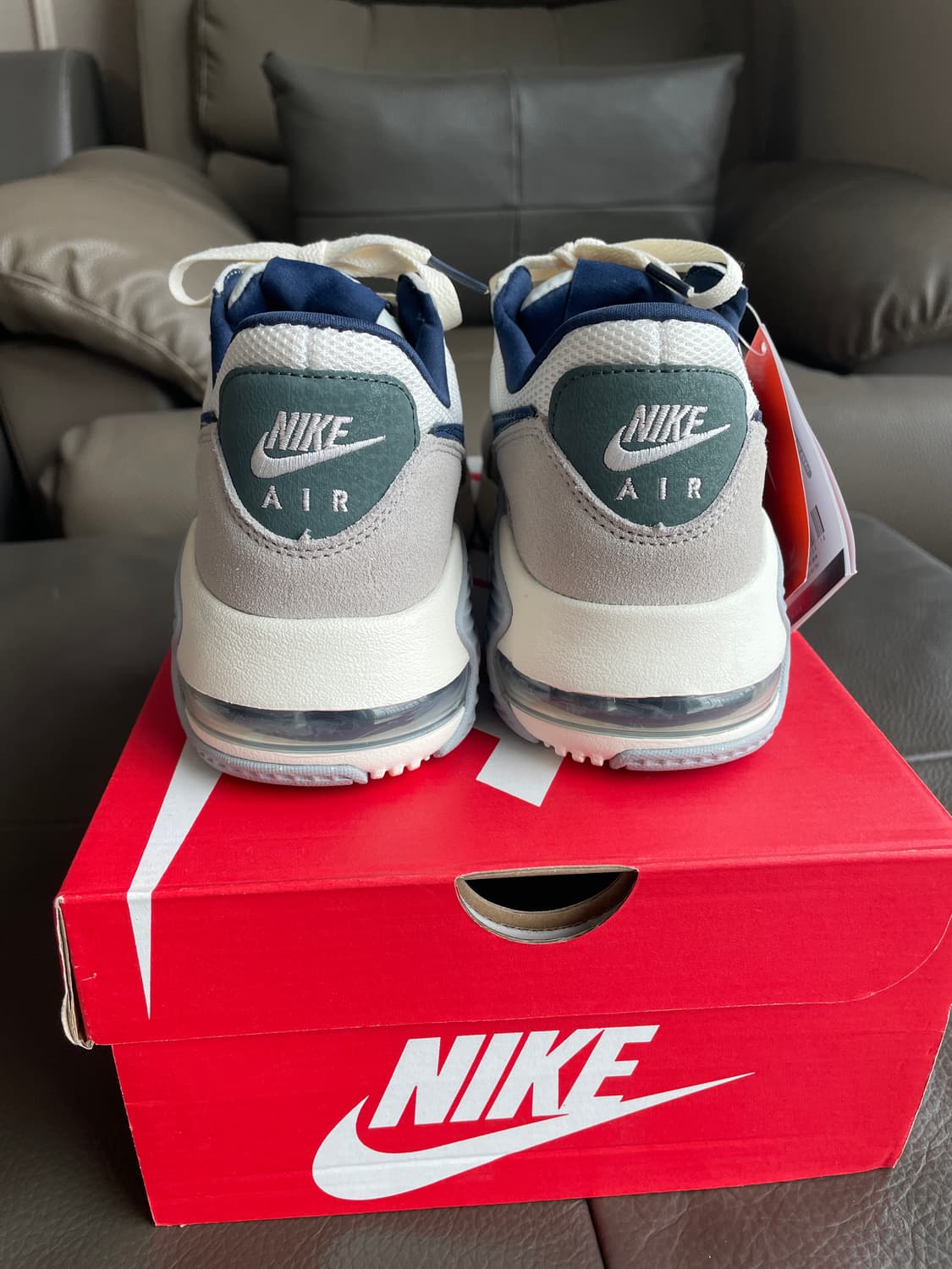 [250] 나이키 에어맥스 엑시 (새상품) 상품이미지3