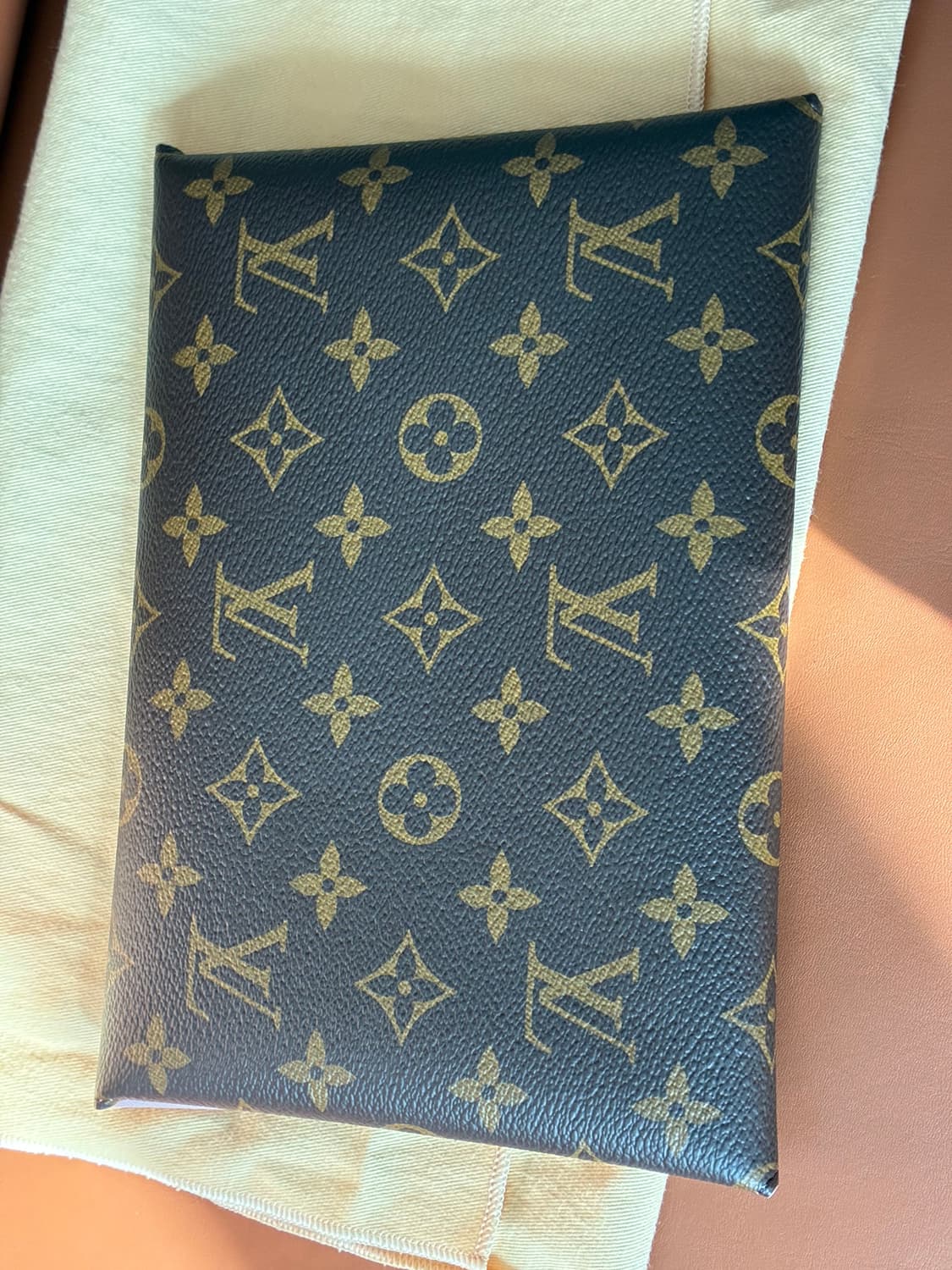 루이비통 키리가미 클러치 대 사이즈 상품이미지2