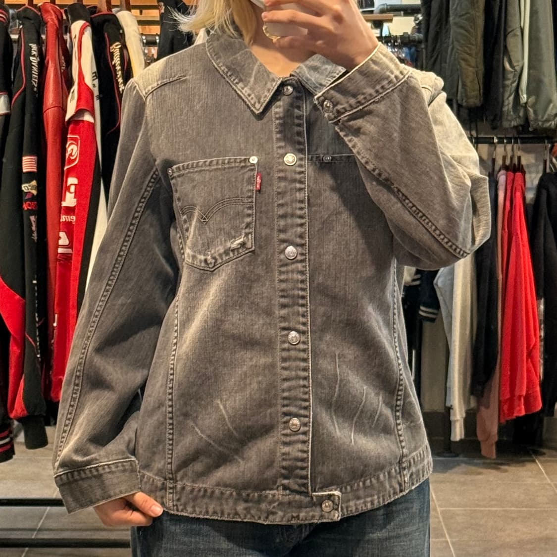 [NO.9] Levi’s 흑청 데님 자켓 상품이미지2