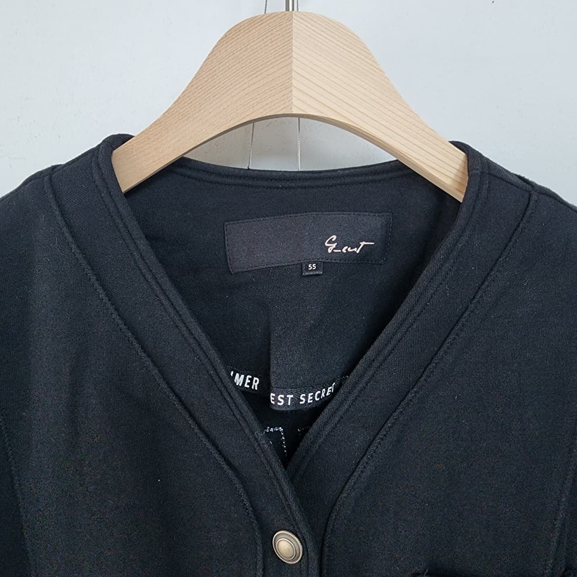 g-cut 블랙 골드버튼 가디건 상품이미지2