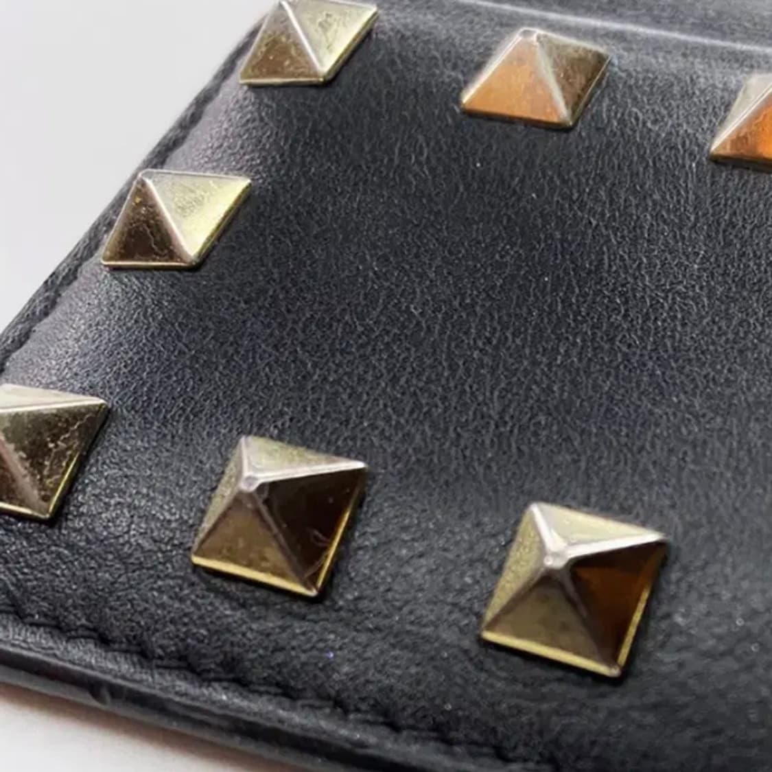 [정품] VALENTINO 발렌티노 락스터드 소가죽 카드지갑 상품이미지2