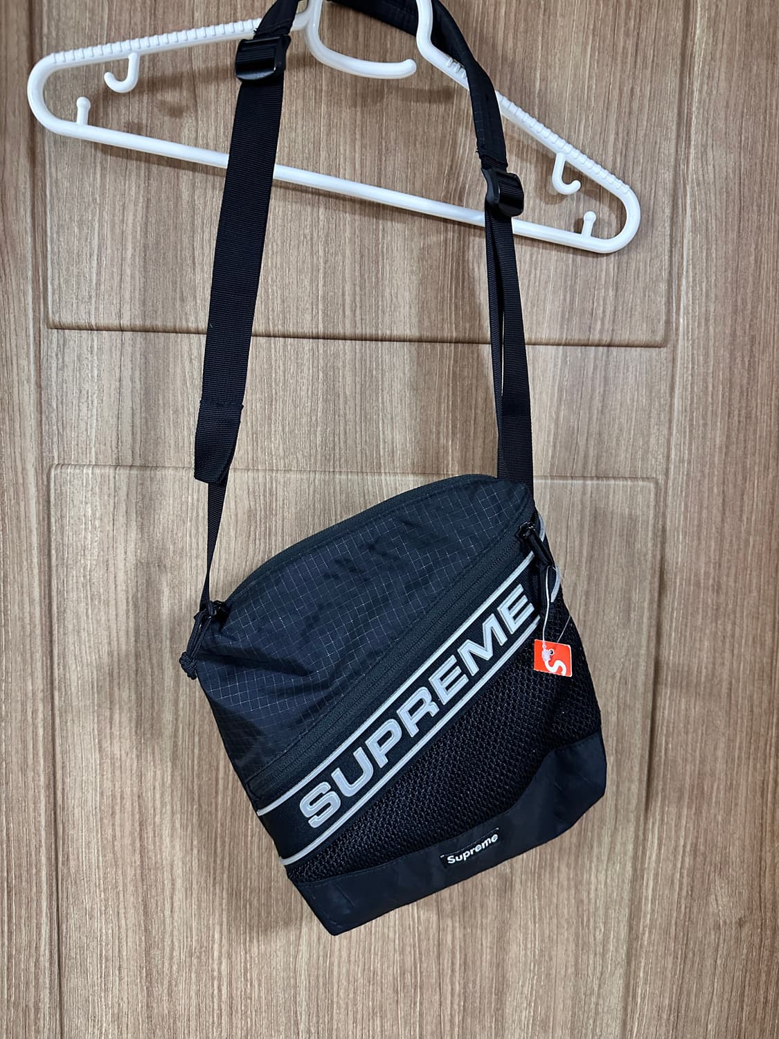 슈프림 숄더백 블랙 23FW 상품이미지4