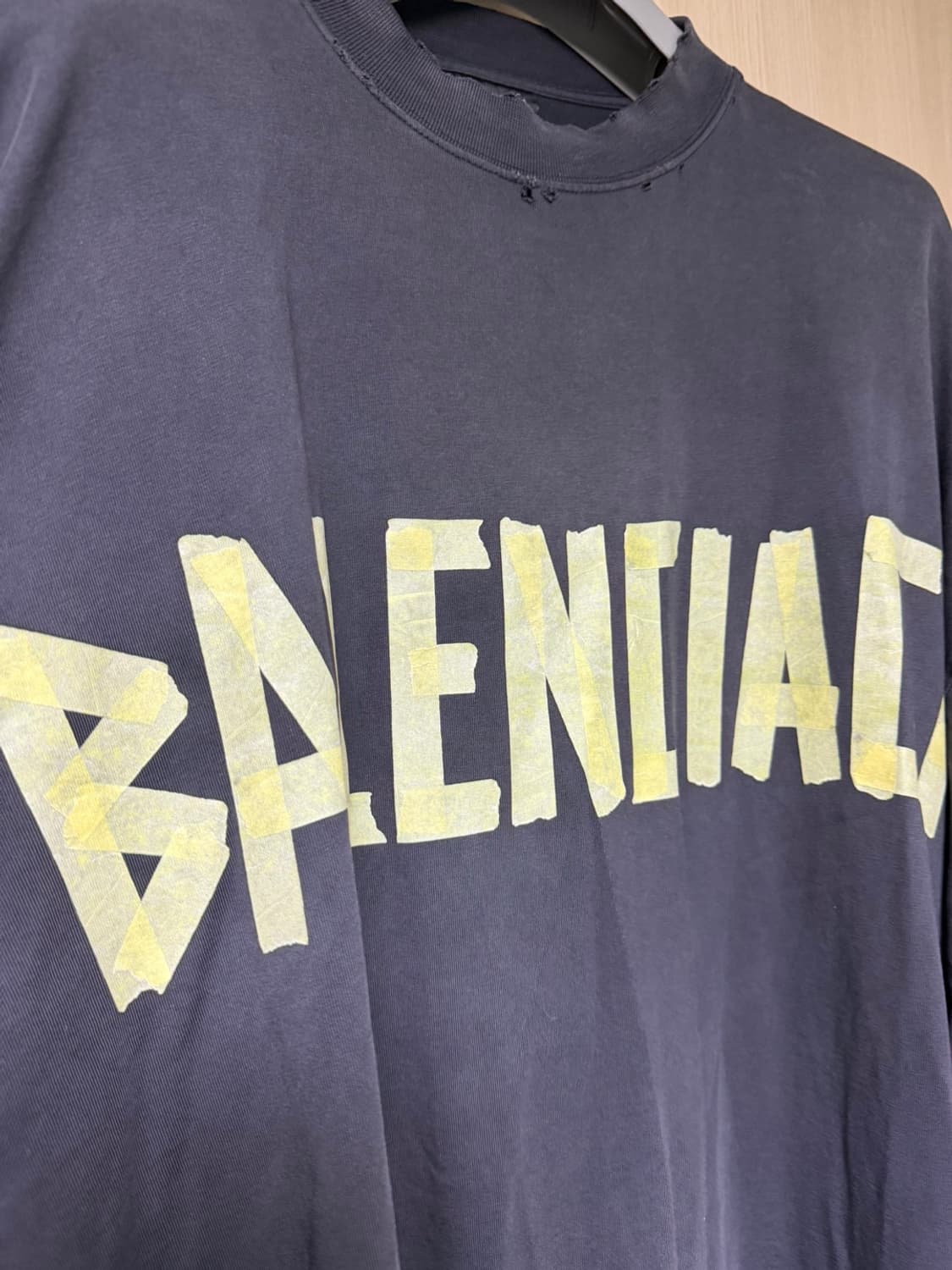 [4] 발렌시아가 테이프 롱슬리브 상품이미지4