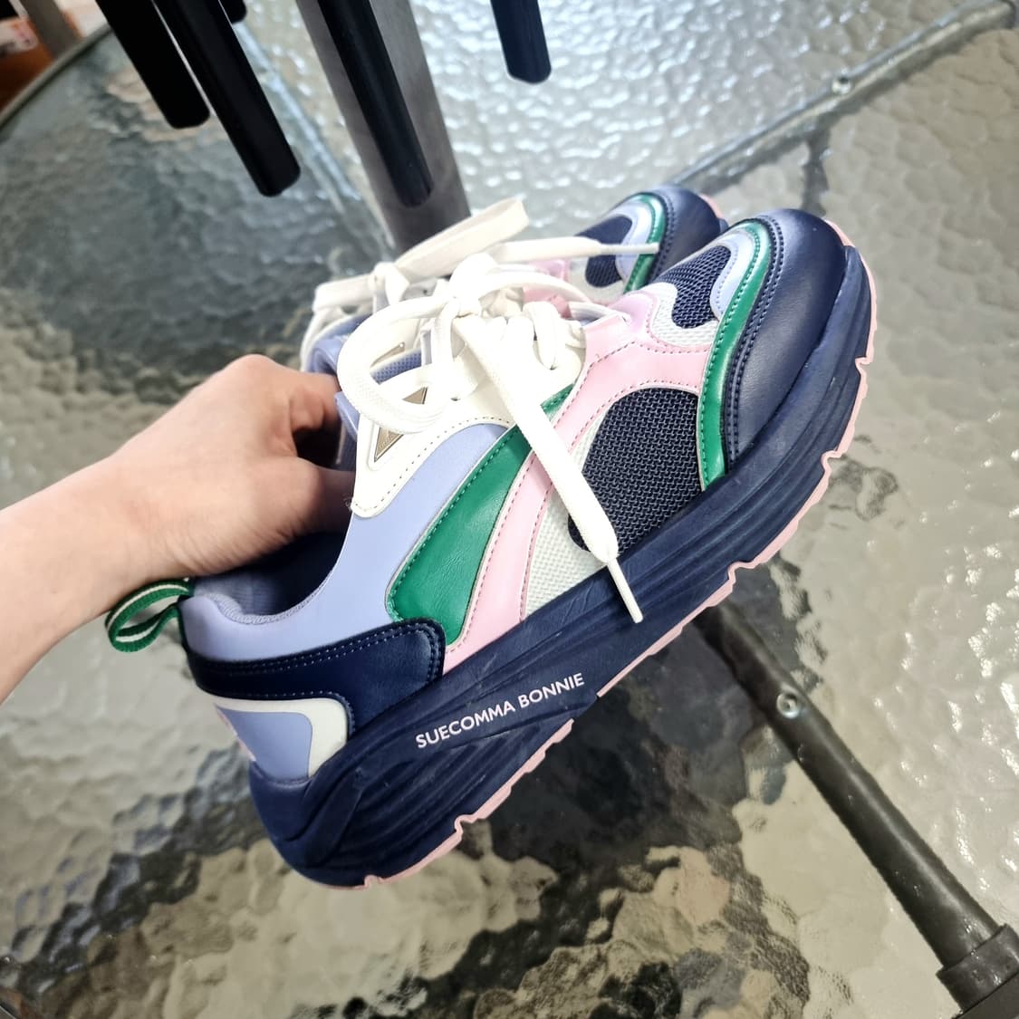 슈콤마보니 운동화 스니커즈 (235/표기365) 상태좋음 상품이미지3