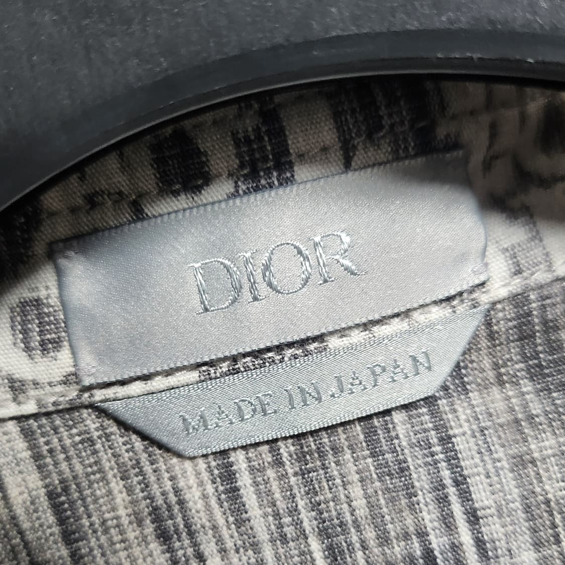 디올 카스리 셔츠 자켓
사이즈 42 / 사용감 적음
 상품이미지3