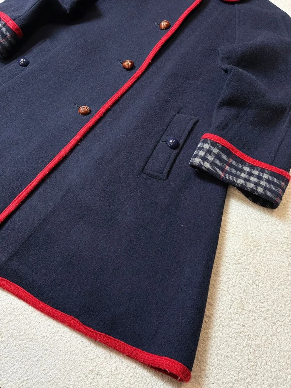 버버리 90's 레드 라이닝 우드버튼 코트 PN6664 상품이미지4