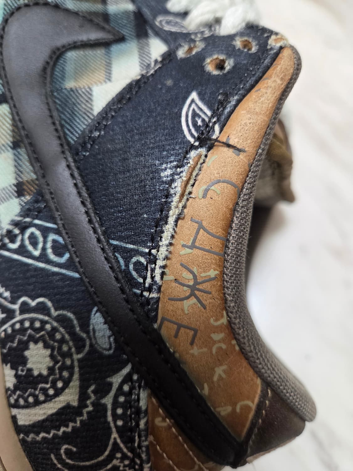 나이키 트래비스 스캇 SB 덩크 로우 상품이미지4