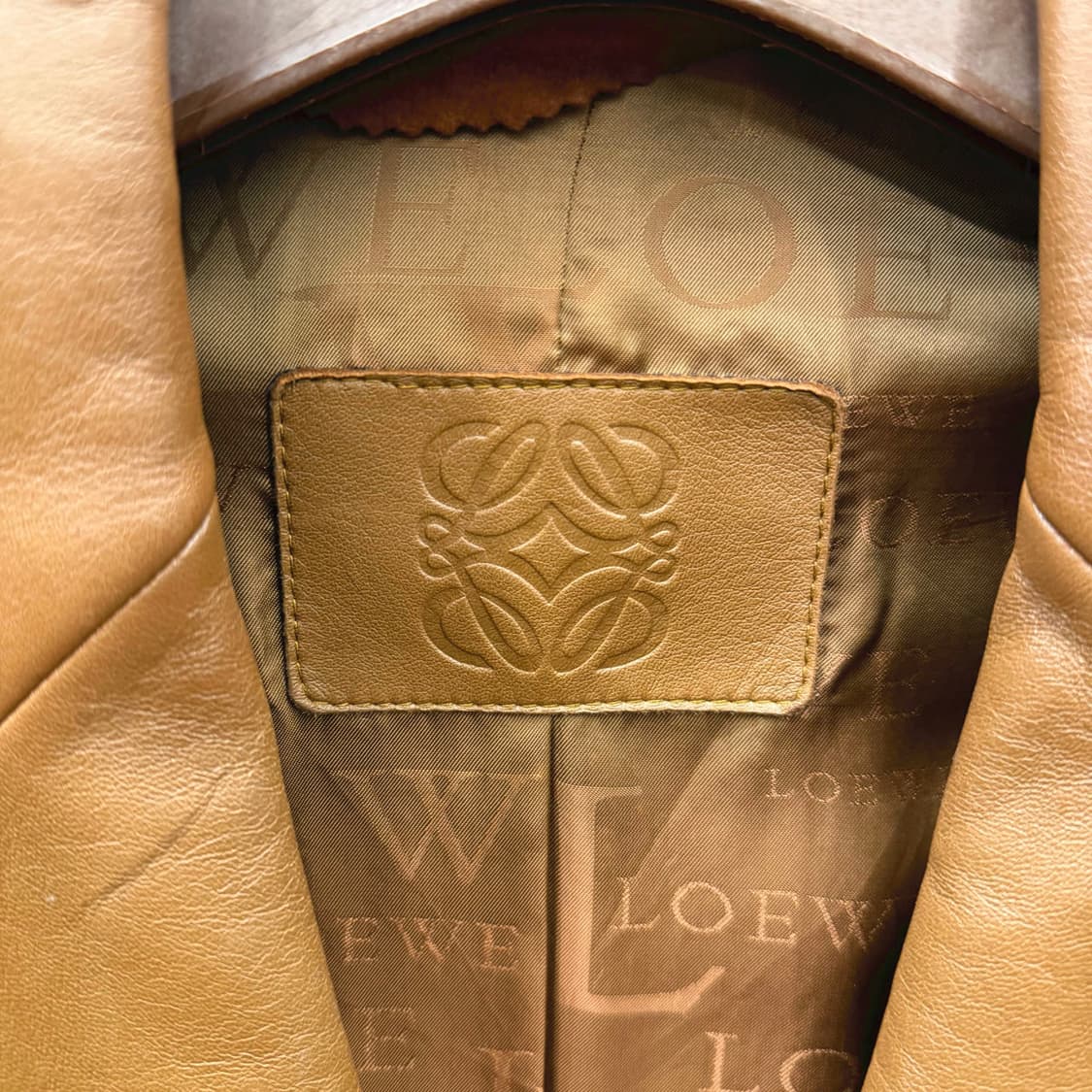 로에베 레더 테일러드 자켓 싱글 버튼 플랩 포켓 디테일 레귤러핏 브라운 상품이미지6