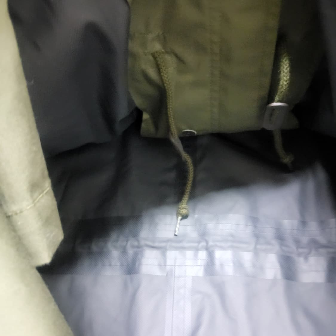 새상품 유니클로 블럭테크 야상  레인코트 m카키 무배 상품이미지4