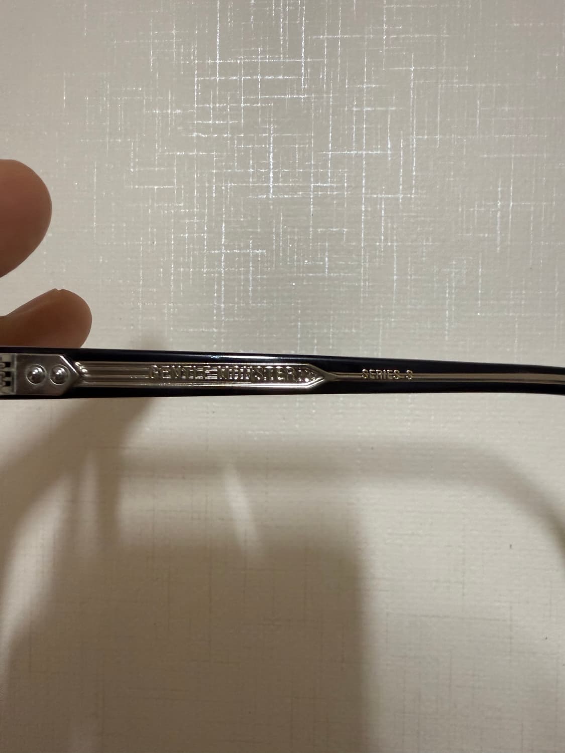 젠틀몬스터 페블 블랙 상품이미지2