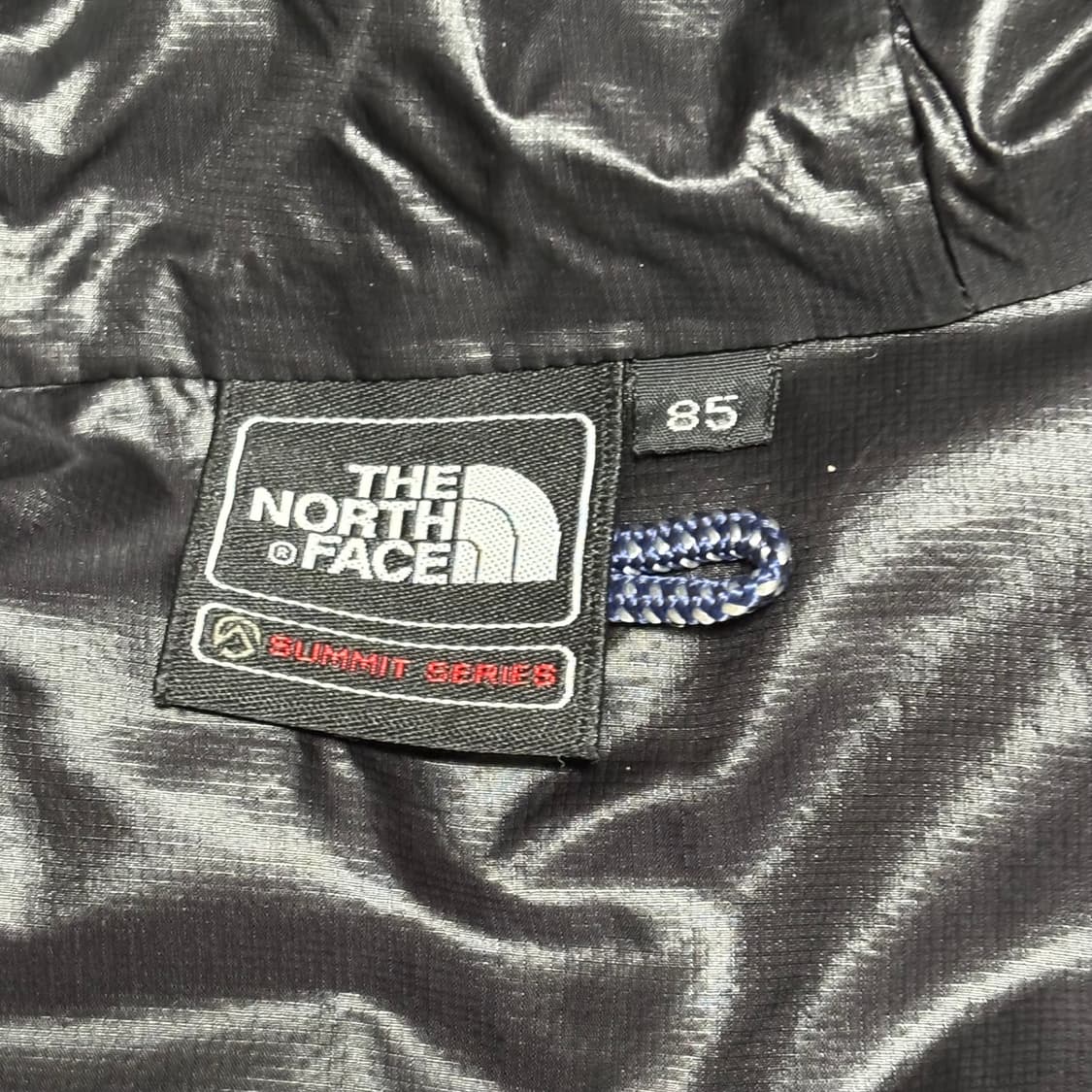 The North Face 써밋 블랙 경량 패딩 상품이미지3